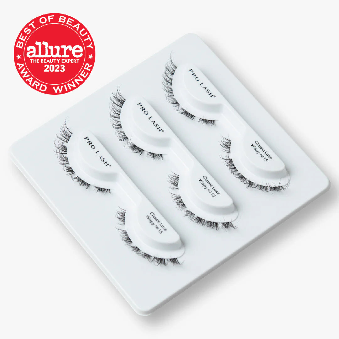 Classic wispy lashes in Pro Lash Classic Luxe Wispy No.15 set, featuring four pairs on a tray with Allure award badge
