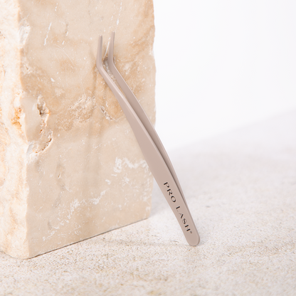 Lash Lock Tweezers