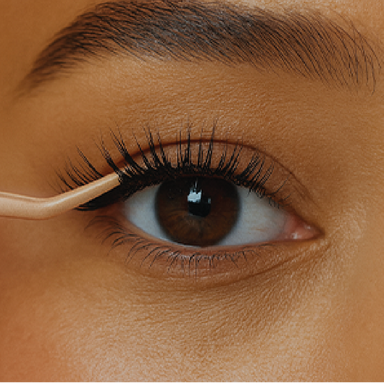Apply Lashes