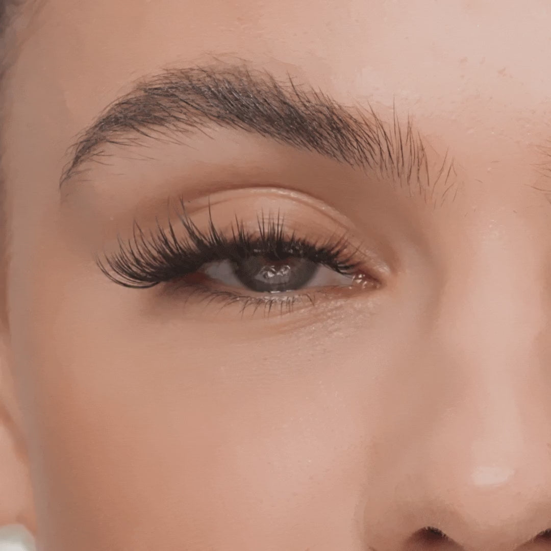 Volume Luxe Wispy Cat Eye No. 23